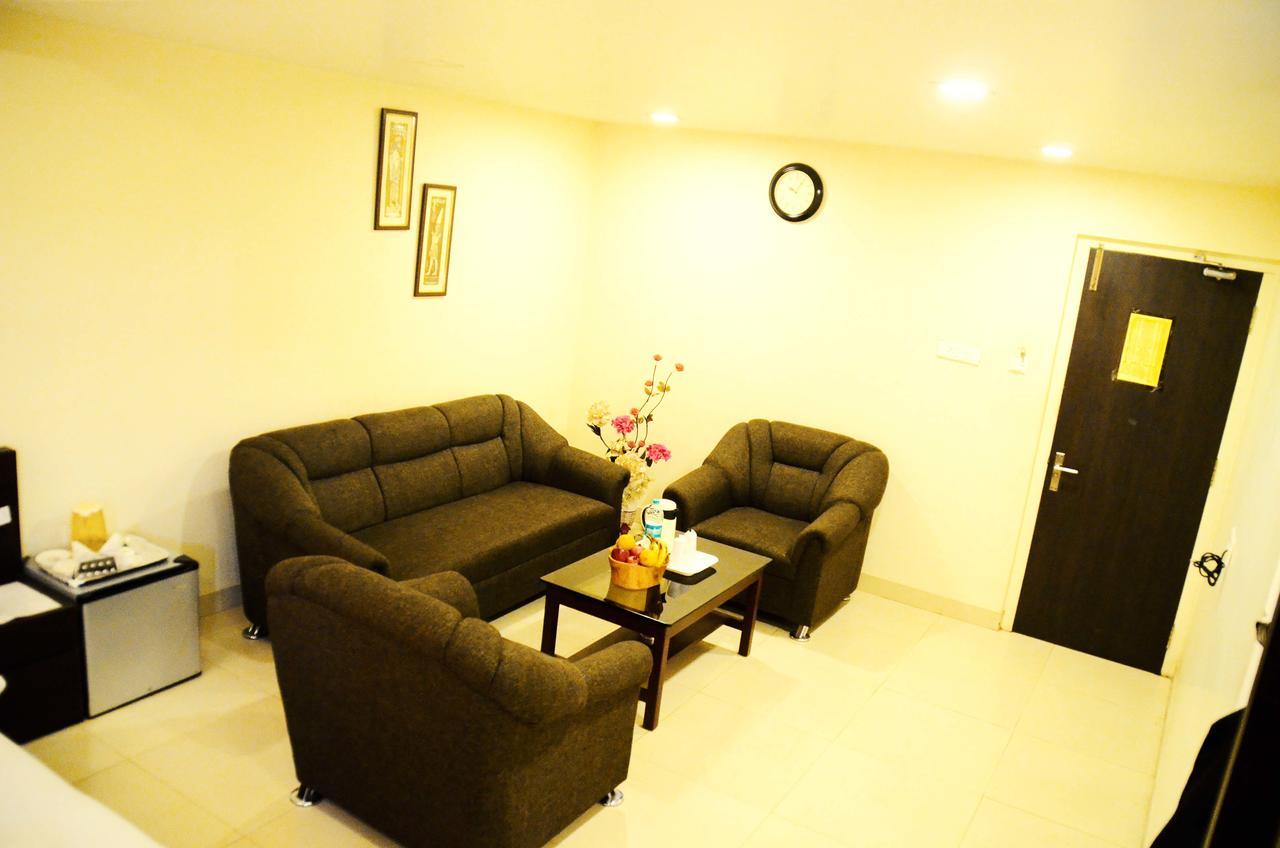 מלון Jharsuguda Mohini Royal מראה חיצוני תמונה